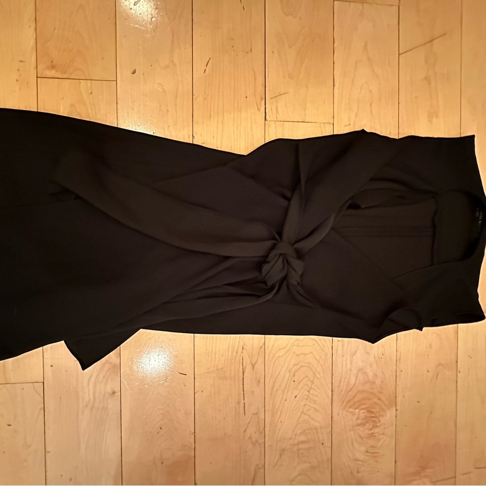 Chic black wrap dress, short